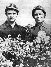 Фёдор Афанасьевич Земеров (справа) чемпион СССР 1951 года. Автоагрегатовец: конструктор, зам. гл. механика, главный механик.